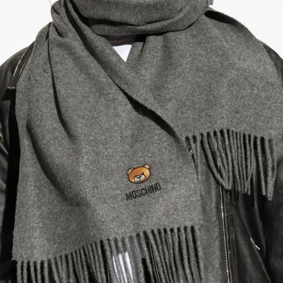 Moschino
teddy-embroidered fringed scarf - Picture 1 of 5
